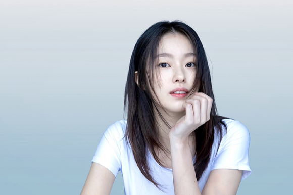 배우 신윤하 프로필 [사진=고스트스튜디오]