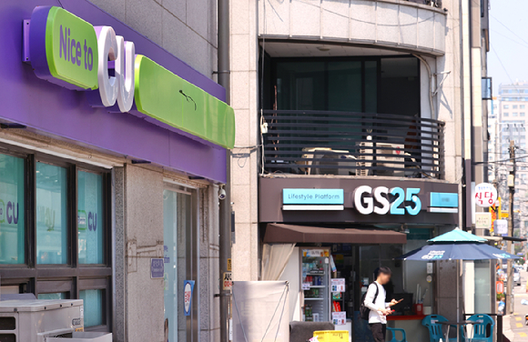 지난 1분기 기준 편의점 총매출이 전년 동기 대비 0.4% 감소했다. 사진은 서울 시내 한 편의점. [사진=연합뉴스]