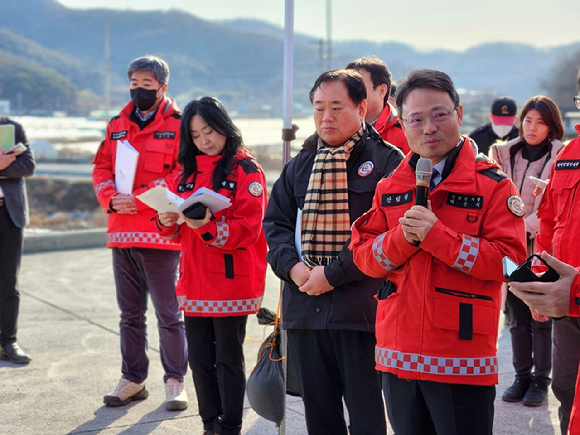 박은식 산림청 차장이 14일 경상북도 고령군에서 소나무재선충병 현장점검 및 안전관리 강화 회의를 주재하고 있다. [사진=산림청 ]
