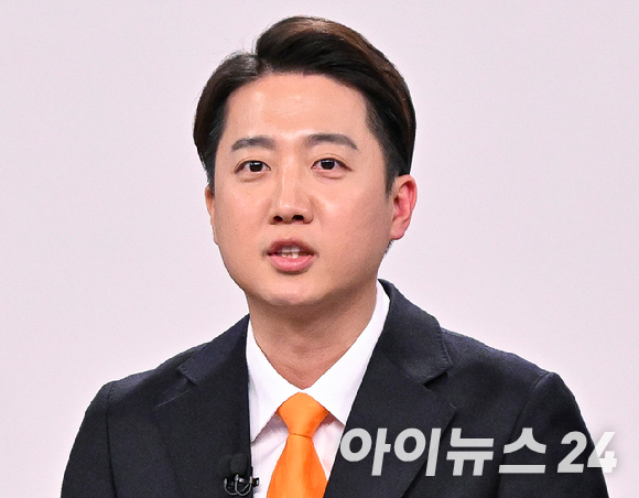 지난 2022년 당시 배현진 국민의힘 최고위원이 서울 여의도 국회 당 원내대표실에서 최고위원 간담회를 마치고 나와 최고위원직 사퇴 의사를 밝히고 있다. [사진=아이뉴스24포토DB]
