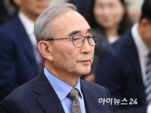 김영섭 KT대표이사가 14일 서울 여의도 국회에서 열린 공정거래위원회, 개인정보보호위원회 등에 대한 정무위원회 국정감사에 출석하고 있다. [사진=곽영래 기자]