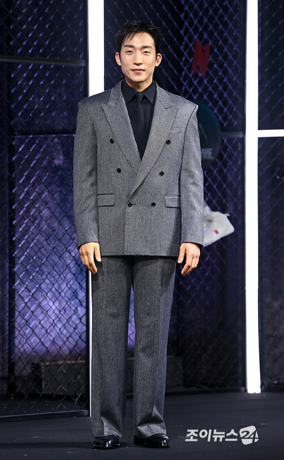 배우 이상이가 31일 오전 서울 중구 앰배서더 서울 풀만 호텔에서 열린 넷플릭스 시리즈 '사냥개들' 시즌2 제작발표회에서 포토타임을 갖고 있다. [사진=곽영래 기자]