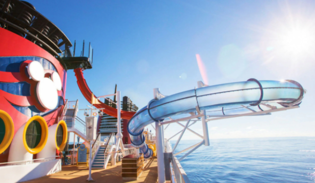 디즈니 크루즈를 타던 5세 여아가 바다에 추락하자 아버지가 뛰어들어 딸을 구한 사연이 알려지며 감동을 줬지만, 조사 결과 사고 원인이 어머니의 부주의로 밝혀졌다. 사진은 디즈니 크루즈. [사진=디즈니 크루즈 라인 홈페이지 ]