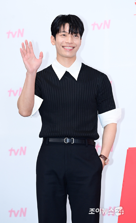 배우 위하준이 9일 오후 서울 구로구 라마다 호텔에서 열린 tvN 새 토일드라마 '졸업' (극본 박경화 감독 안판석) 제작발표회에 참석하고 있다. [사진=정소희 기자]