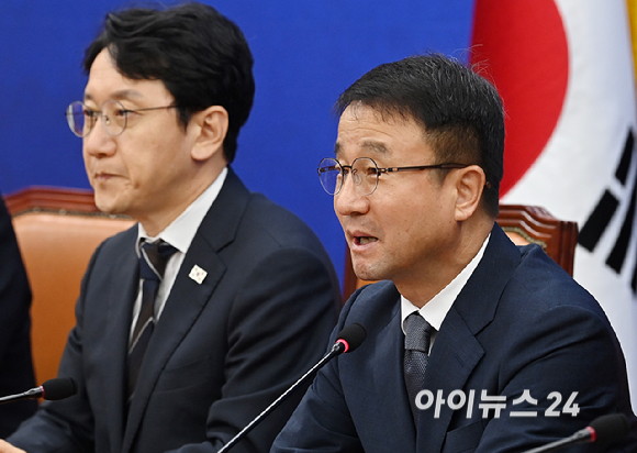 한병도 더불어민주당 당대표 직무대행 겸 원내대표가 28일 서울 여의도 국회에서 열린 원내대책회의에서 발언하고 있다. [사진=곽영래 기자]