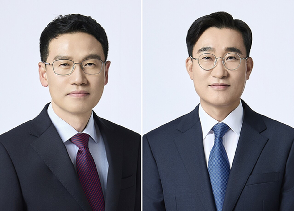 조성진 동원건설산업 사장(왼쪽), 노경탁 동원팜스 사장. [사진=동원그룹 제공]