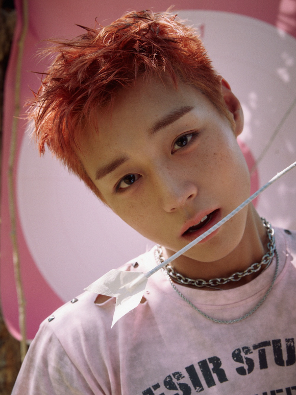 박지훈 첫 번째 싱글 앨범 'RE:FLECT(리플렉트)'의 세 번째 콘셉트 포토 [사진=YY엔터테인먼트]