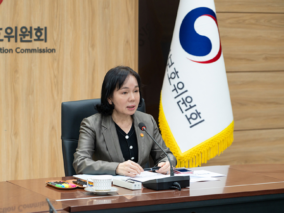 송경희 개인정보보호위원회 위원장이 지난달 정부서울청사에서 개최된 '불합리한 조직문화 및 관행 인식개선 교육'에서 인사말을 하고 있다. [사진=개인정보보호위원회]