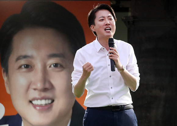 개혁신당 이준석 대선 후보가 2일 대구 수성구 수성못 상화동산에서 피날레 유세하고 있다. 2025.6.2 [사진=연합뉴스]