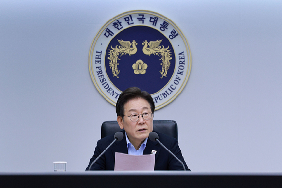 이재명 대통령이 31일 서울 용산 대통령실 청사에서 열린 6차 수석&middot;보좌관 회의에서 발언하고 있다. 2025.7.31 [사진=연합뉴스]