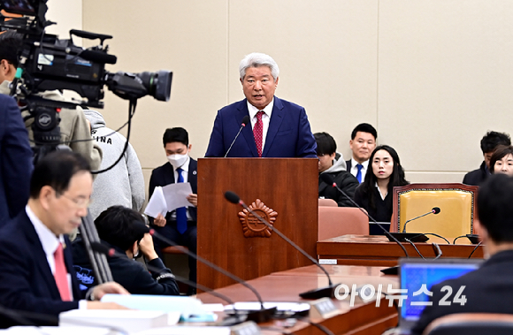 김홍일 방송통신위원장 후보자가 27일 오전 서울 여의도 국회에서 인사청문회에서 발언하고 있다. [사진=곽영래 기자]