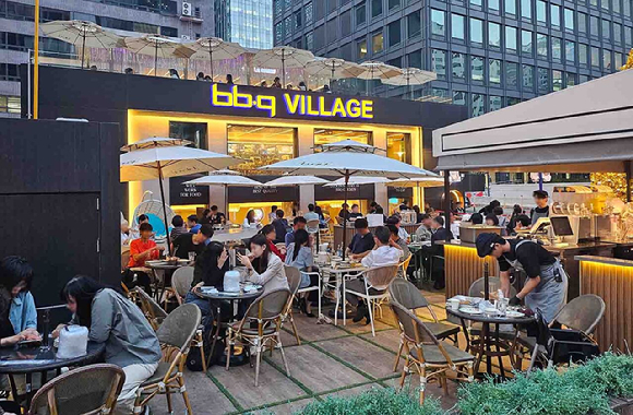 BBQ 빌리지 청계광장점. [사진=제너시스bbq 그룹 제공]
