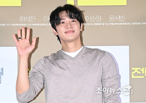 배우 이신영이 5일 오후 서울 롯데시네마 월드타워점에서 열린 영화 '전력질주' 언론시사회에서 포토타임을 갖고 있다. [사진=곽영래 기자]