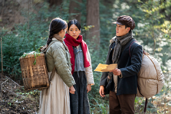배우 최주은, 박서경이 영화 '여전히 찬란하게'에서 열연하고 있다. [사진=플러스엠엔터테인먼트]