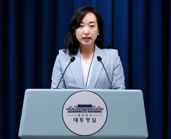 청와대는 1일 전은수 부대변인이 대변인으로 승진했다고 밝혔다. [사진=연합뉴스]