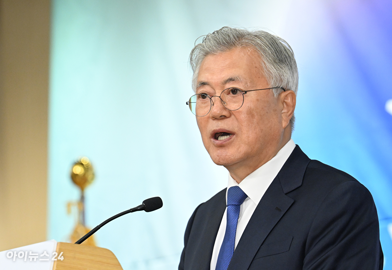 문재인 전 대통령이 25일 서울 여의도 국회도서관에서 열린 4.27 판문점선언 7주년 기념식에 참석해 기념사를 하고 있다. 2025.04.25. [사진=곽영래 기자]