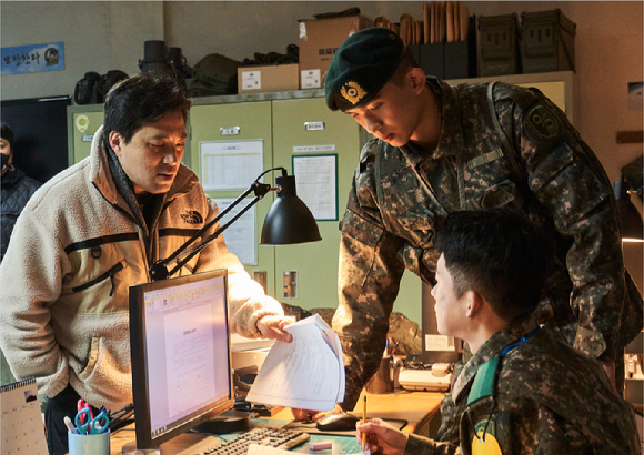 민진기 감독 프로필 사진 [사진=시즌]