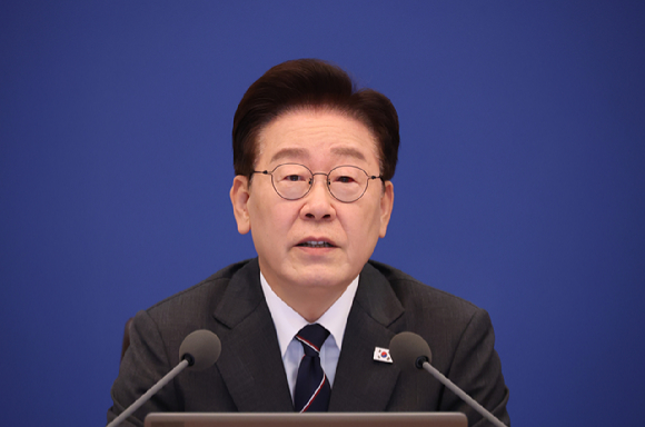 이재명 대통령이 6일 청와대에서 열린 국무회의에서 발언하고 있다. 2026.10.6 [사진=연합뉴스]