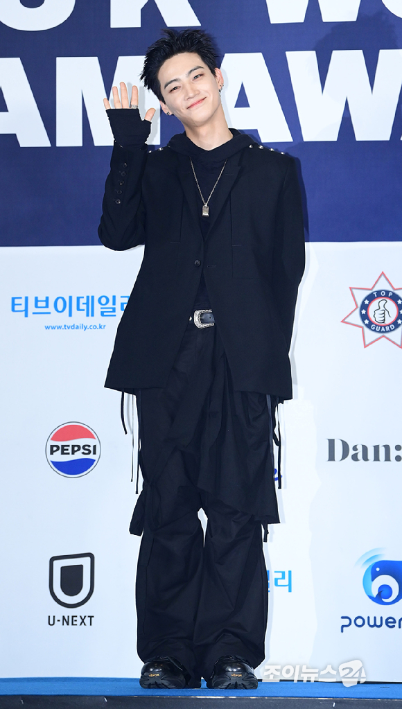 가수 제이비(JAY B)가 27일 경기 고양시 킨텍스에서 열린 2026 케이 월드 드림 어워즈(K WORLD DREAM AWARDS)' 블루카펫에 참석하고 있다. [사진=정소희 기자]
