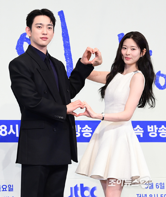 배우 박진영과 김민주가 5일 서울 구로구 신도림동 더링크서울 트리뷰트포트폴리오 호텔에서 열린 JTBC 새 금요시리즈 '샤이닝' 제작발표회에 참석하고 있다. [사진=정소희 기자]