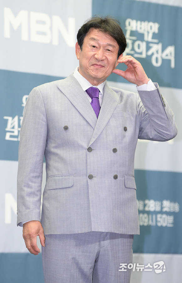 배우 김응수가 26일 오후 서울 마포구 상암동 스탠포드호텔에서 열린 MBN 새 주말 미니시리즈 '완벽한 결혼의 정석' 제작발표회에 참석하고 있다. [사진=정소희 기자]