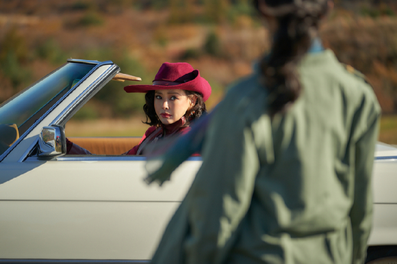 배우 이하늬가 넷플릭스 시리즈 '애마'에서 열연하고 있다. [사진=넷플릭스]