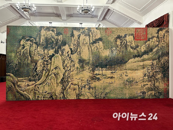 융복합예술 기획전시 '우리들의 낙원(Our Enchanting Paradise)'이 문화체육관광부 주최, 한국공예·디자인문화진흥원 주관으로 13일 서울 용산구 문화역서울284(옛 서울역사)에서 개막했다. [사진=문화역서울284]