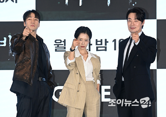 배우 박해수가 13일 서울 구로구 더 세인트에서 열린 ENA 새 월화 '허수아비' 제작발표회에서 포토타임을 갖고 있다. [사진=곽영래 기자]