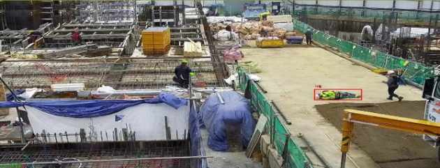 서울시가 공공 건설공사장 CCTV 영상에 인공지능(AI)을 연동해 안전사고 위험을 분석해 알려주는 안전관리 시범사업을 추진한다. 사진은 AI 영상검지기의 시각지능시스템이 작업자가 쓰러진 장면을 감지한 모습. [사진=서울시]