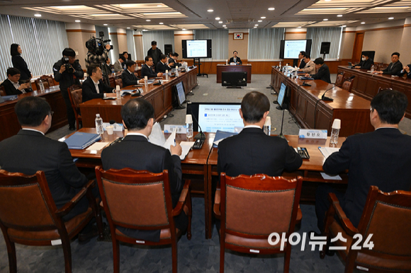 국회 '윤석열 정권 정치검찰 조작기소 의혹 사건 진상규명 국정조사특별위원회(국조특위)'가 23일 오전 서울 영등포구 금융감독원에 '쌍방울 주가 조작 무마 의혹'과 관련해 현장조사를 실시하고 있다. [사진=국회사진기자단]