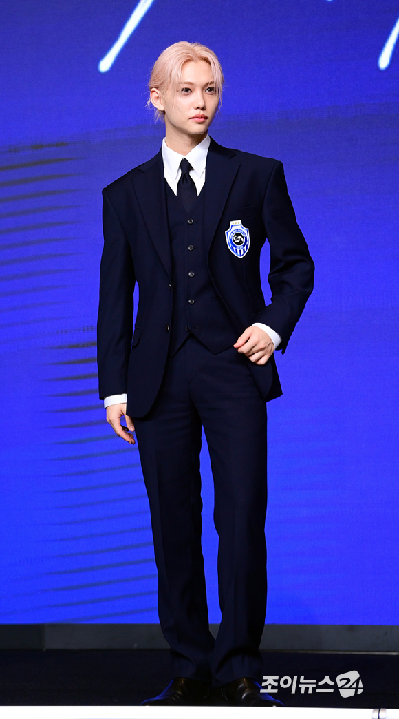 그룹 스트레이키즈 필릭스가&nbsp;22일 오전 서울 영등포구 여의도 콘래드호텔에서 열린&nbsp;스트레이키즈(Stray Kids) 정규 4집 '카르마' 발매 기념 기자간담회에서 포즈를 취하고 있다. [사진=정소희 기자]