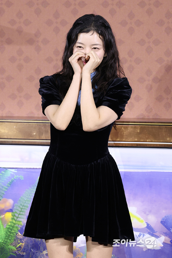 배우 고아성이 12일 오전 서울 강남구 삼성동 메가박스 코엑스점에서 열린 넷플릭스 영화 '파반느'(감독 이종필) 제작보고회에 참석해 포즈를 취하고 있다. [사진=문수지 기자]