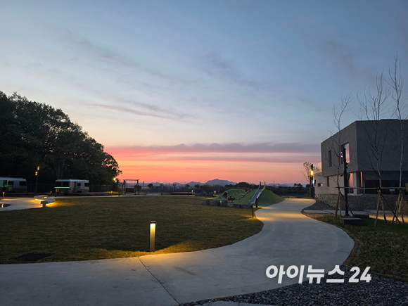 영림원소프트랩 글로벌 R&D 센터 '와이 스페이스' 연구동 외관. [사진=영림원소프트랩]