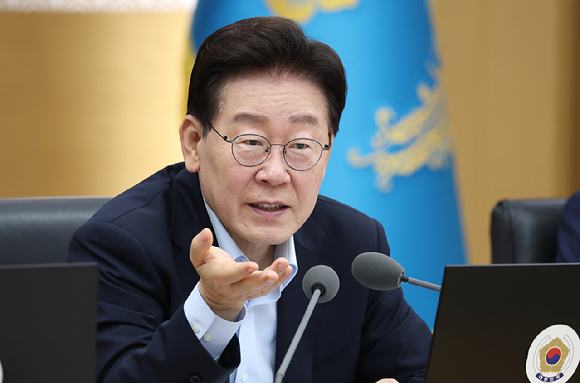 이재명 대통령이 11일 정부세종청사에서 열린 국무회의에서 발언하고 있다. 2026.8.11 [사진=연합뉴스]