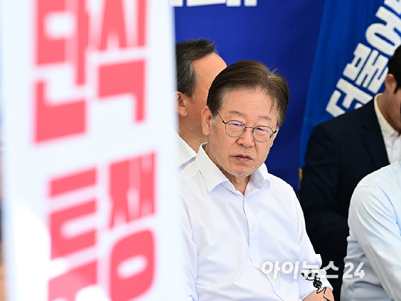 이재명 더불어민주당 대표가 7일 오전 서울 여의도 국회 본청 앞 단식투쟁천막에서 단식 8일차를 이어가고 있다. [사진=곽영래 기자]