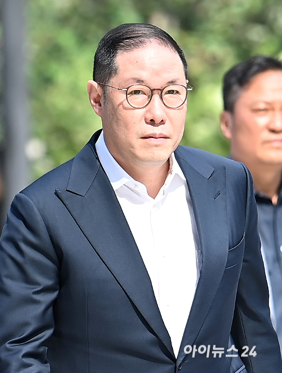 조현상 HS효성 부회장이 4일 오전 서울 종로구에 마련된 김건희 특검팀(특별검사 민중기)에 출석하고 있다. [사진=곽영래 기자]