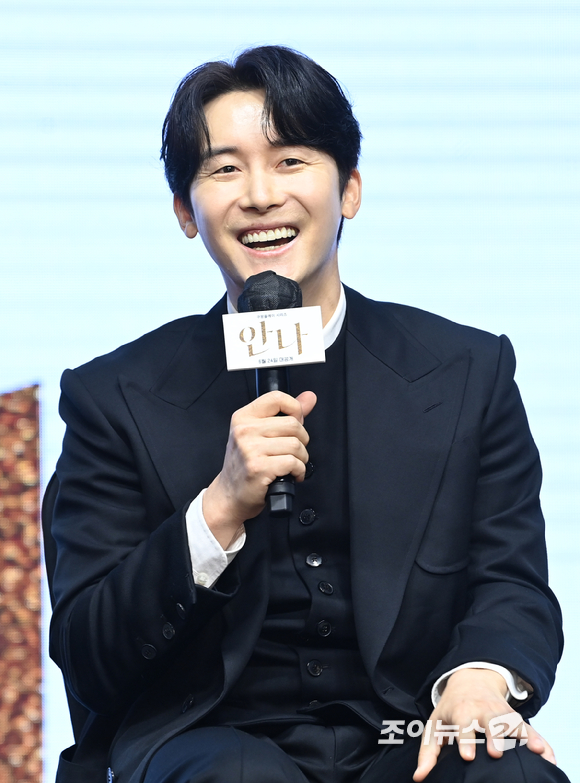 배우 김준한이 21일 오전 여의도 콘래드서울에서 열린 쿠팡플레이 시리즈 '안나' 제작발표회에 참석하고 있다. [사진=정소희 기자]