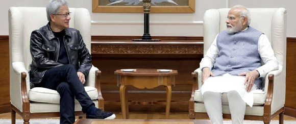 젠슨 황 엔비디아 최고경영자(CEO)와 나렌드리 모디 총리(오른쪽)가 지난 4일(현지시간) 인도 뉴델리 총리 공관에서 회동한 모습. [사진=엔비디아 ]
