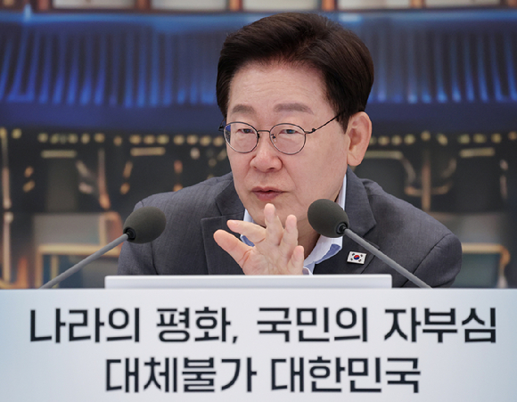 이재명 대통령이 5일 청와대 영빈관에서 열린 외교부&middot;통일부&middot;국방부&middot;국가보훈부 등에 대한 부처 업무보고에서 발언하고 있다. 2026.8.5 [청와대통신사진기자단] [사진=연합뉴스]