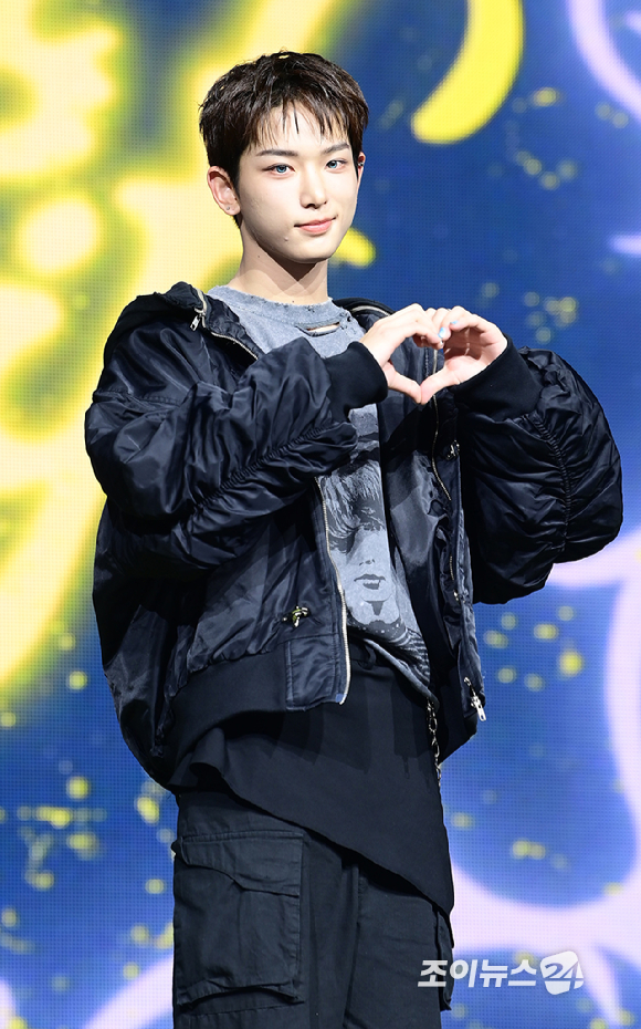 [포토] 앤팀 하루아, 확신의 아이돌상