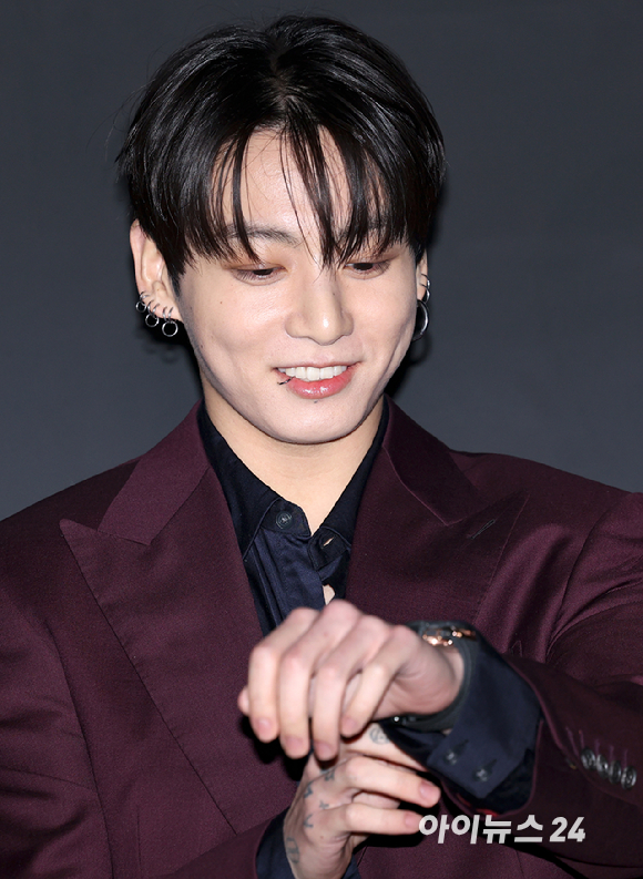 그룹 방탄소년단(BTS) 정국이 2월 12일 오후 서울 강남구 논현동 STRX하우스에서 열린 위블로 글로벌 앰버서더 어나운스먼트 이벤트 포토월 행사에 참석하고 있다. [사진=정소희 기자]