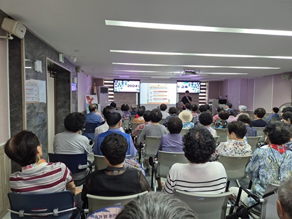 금산군보건소 심뇌혈관질환 예방관리 교육 모습[사진=금산군]