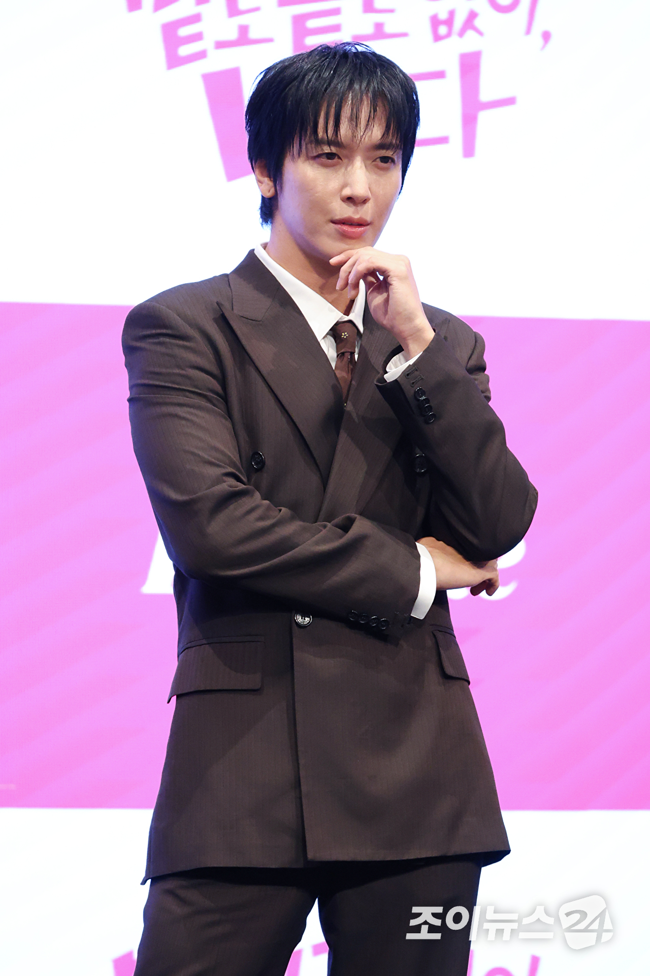그룹 씨엔블루 정용화가 19일 오후 서울 구로구 더세인트에서 진행된 라이프타임 새 토일드라마 '밑도 끝도 없이, 너다' 제작발표회에 참석해 포즈를 취하고 있다. [사진=문수지 기자]
