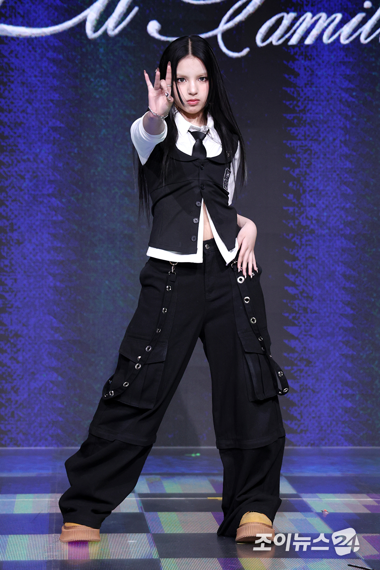 그룹 초코2(ChoCo2) 안판이 24일 오후 서울 마포구 상암동 쇼킹케이팝센터에서 열린 초코엔터테인먼트 첫 패밀리 앨범 '초코 라 파밀리아(ChoCo La Familia)' 발매 기념 쇼케이스에 참석해 포즈를 취하고 있다. [사진=문수지 기자]