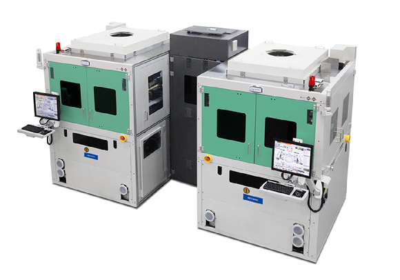 한미반도체 곽동신 회장과 HBM4 전용 장비 'TC 본더 4' [사진=한미반도체]