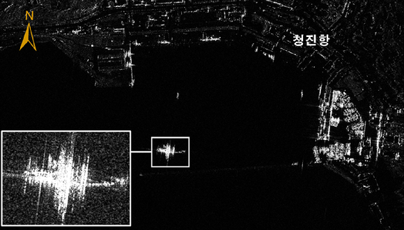 국가정보원은 북한이 지난 8일부터 러시아 파병을 위한 특수부대 병력 이동을 시작했다고 밝히며 위성 사진 등 관련 자료를 18일 공개했다. 사진은 지난 12일 북한 병력 수송 목적 러시아 함정 활동. 2024.10.18 [사진=국가정보원/연합뉴스]