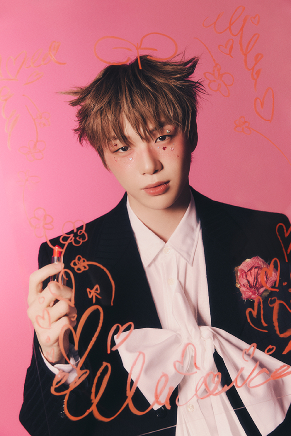 강다니엘 신보 'Glow to Haze' 콘셉트 포토. [사진=ARA]