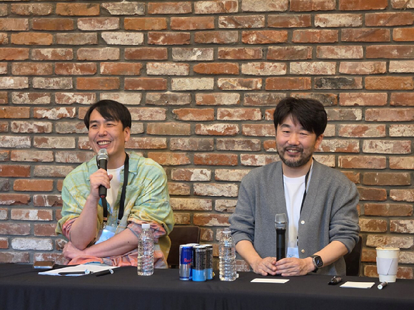 김남준 개발 PD(사진 우측)와 소인섭 사업실장. [사진=엔씨]