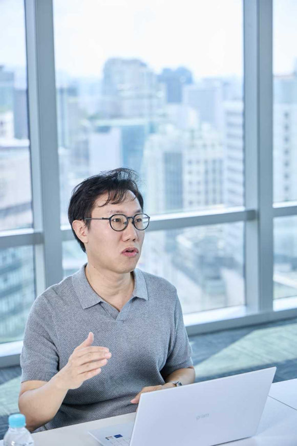 지난 7일 조동연 SK텔레콤 이노베이티브모델 담당(부사장)이 취재진과 만나 SK텔레콤 독자 AI 파운데이션 모델 프로젝트와 관련해 인터뷰를 진행하고 있다. [사진=안세준 기자]