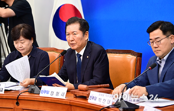 정청래 더불어민주당 최고위원이 2일 오전 서울 여의도 국회에서 열린 최고위원회의에서 발언하고 있다. [사진=곽영래 기자]